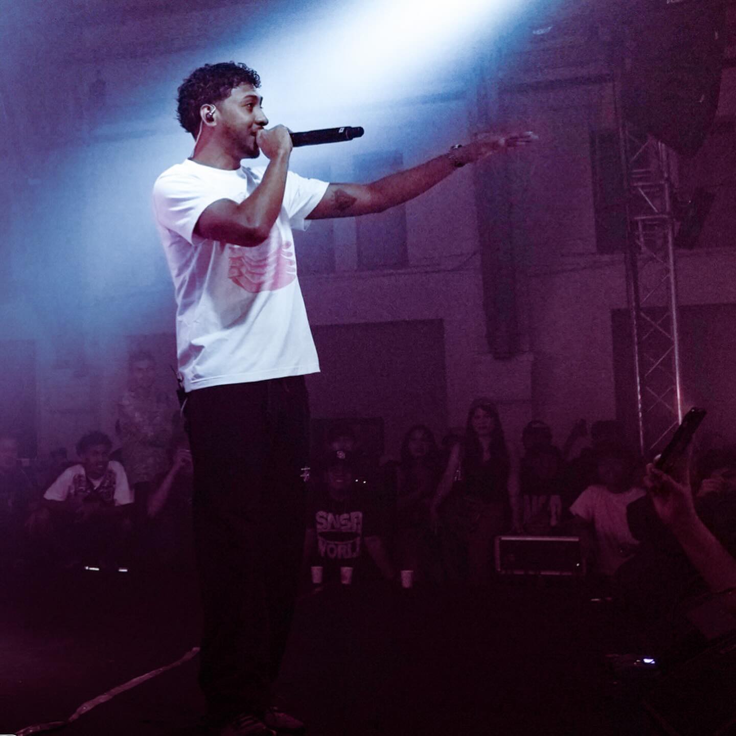 2.8 fam on stage! Sub